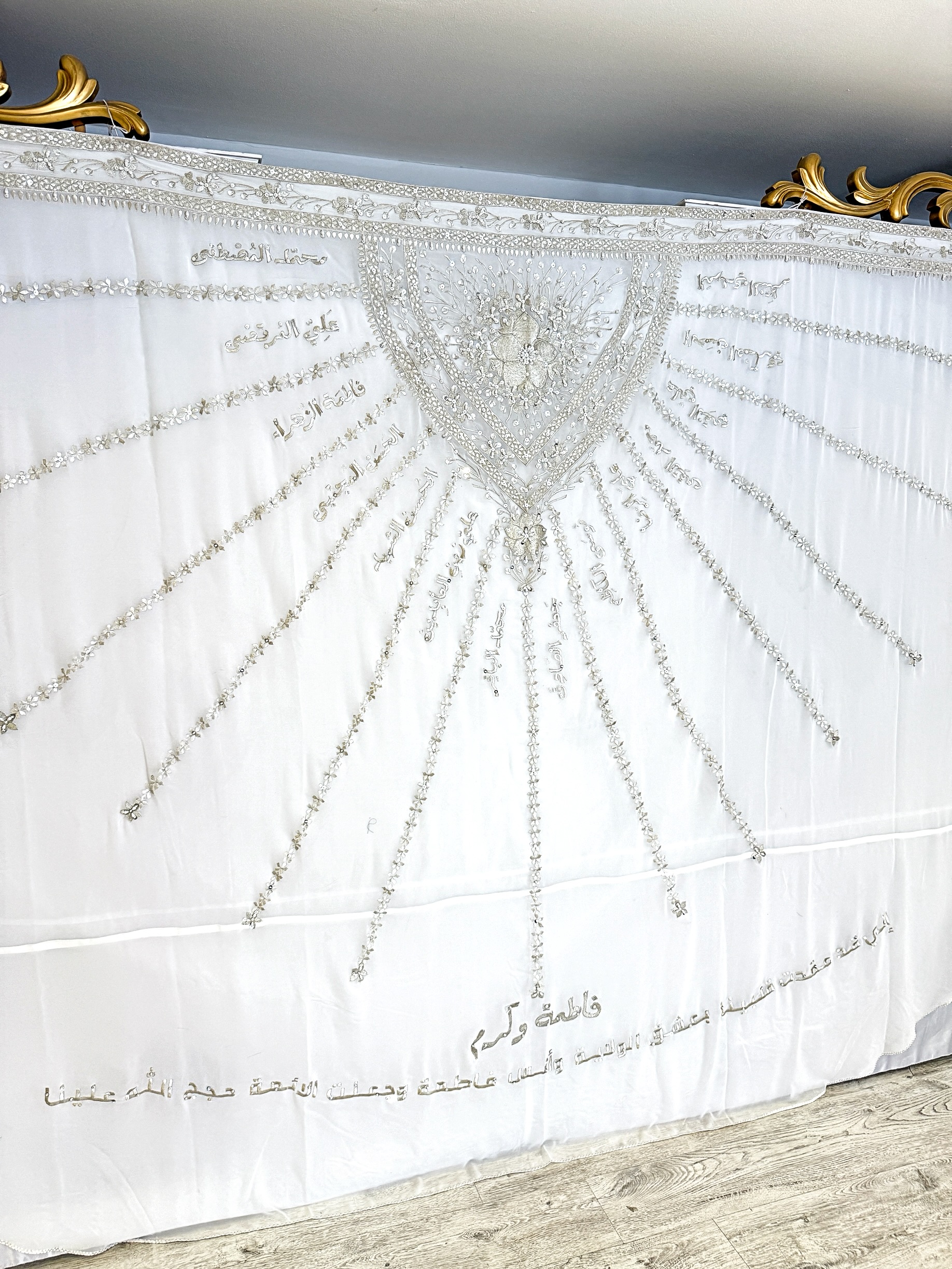 KM0014W White & Silver