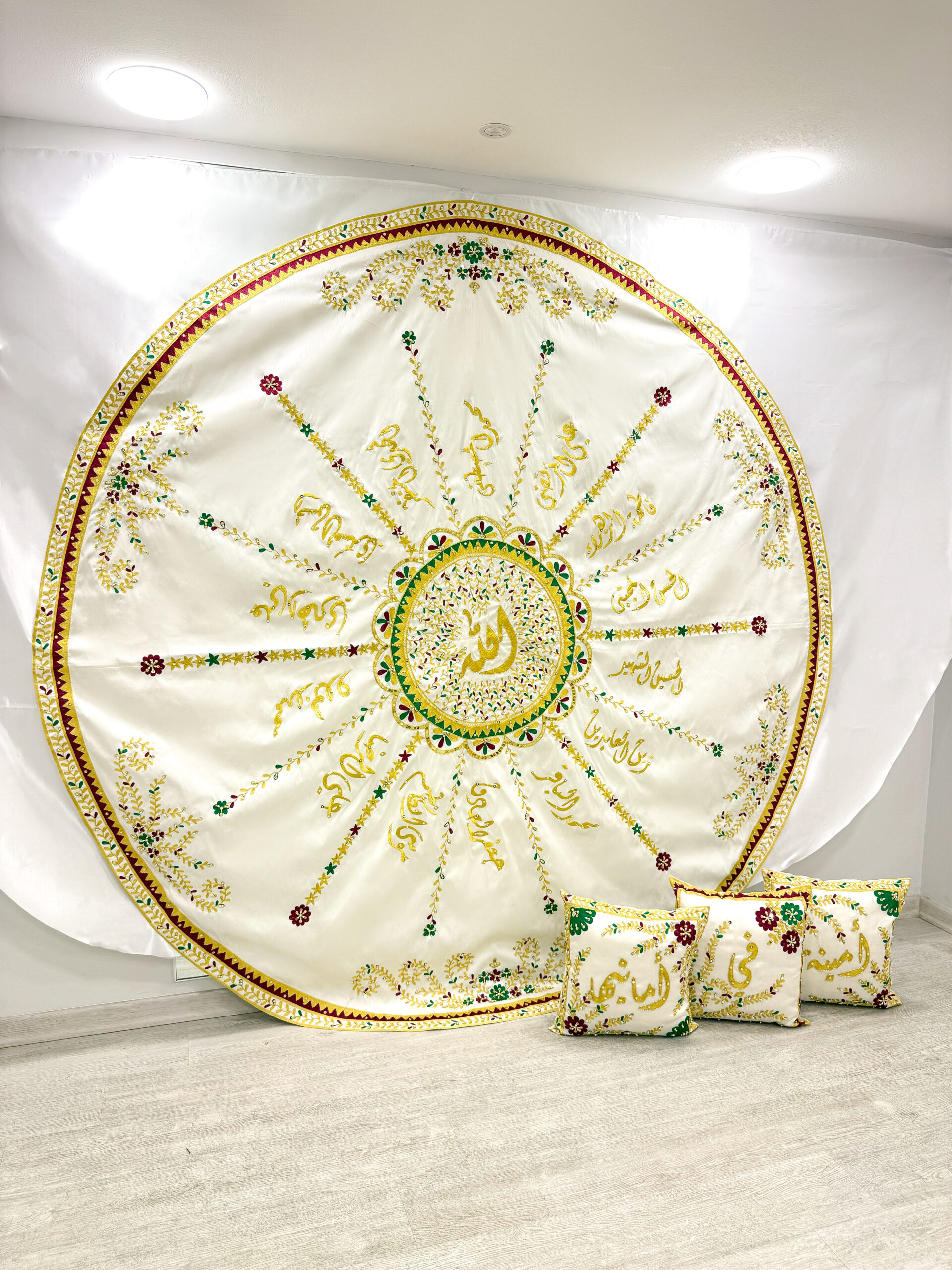 KM0025W Jilwa Round Khidra in White + Pillows Set